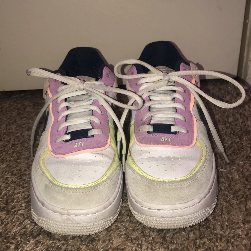 Nike Air Forces - Picture 4 of 4